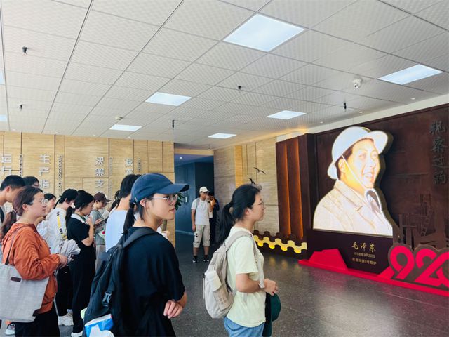 球速体育：青聚诗城共创未来——马鞍山市“青年人才安徽行”活动成功举行(图5)