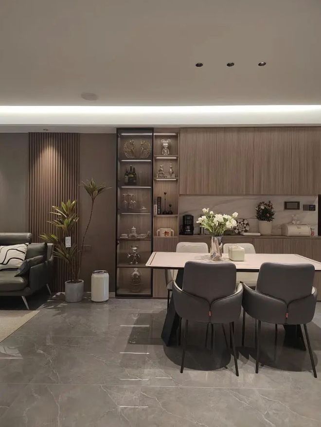 球速体育：福建夫妻拒绝“过度装修”把131㎡家装得堪称教科书太高级了(图3)