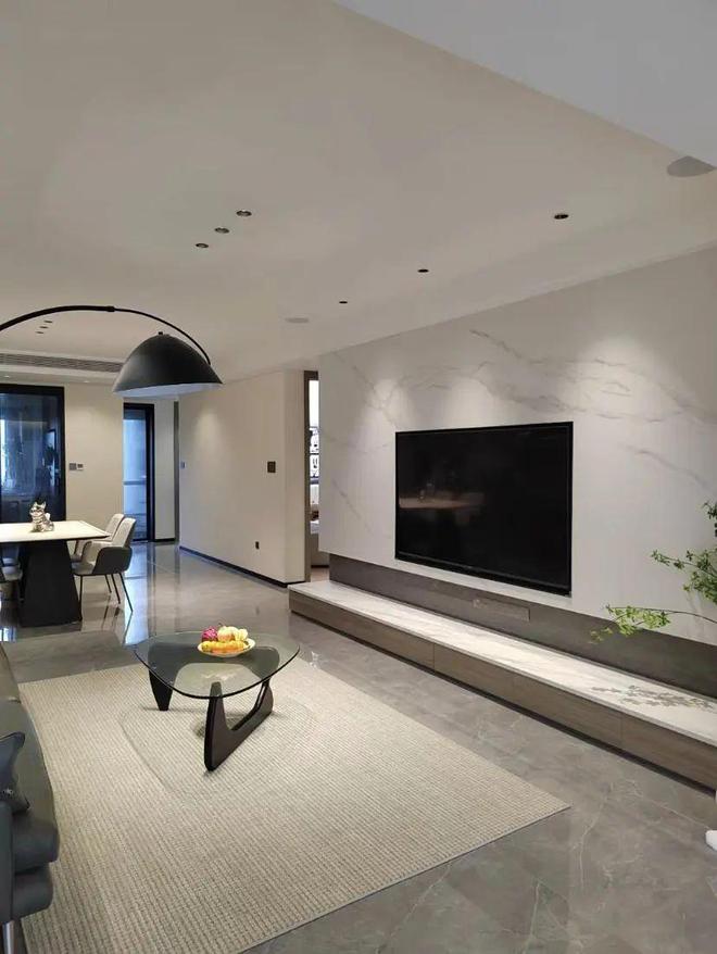 球速体育：福建夫妻拒绝“过度装修”把131㎡家装得堪称教科书太高级了(图8)