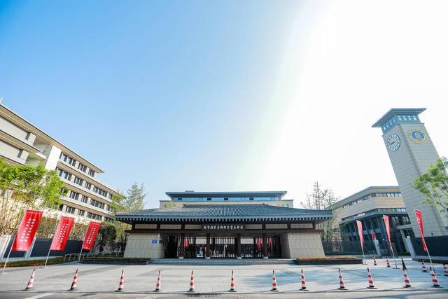 成都石室东部新区实验学校正式落成(图2)