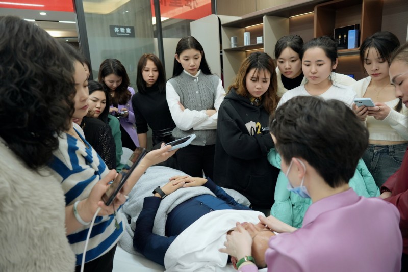 蜕变之路·巅峰相见2024雅韵国际雅量高质黔程似锦企业内训会精彩直击!(图7)