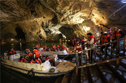 球速体育网站：文旅融合绘新景毕节市文旅产业高质量发展综述(图3)