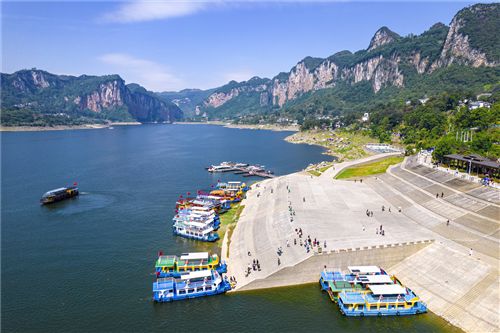 球速体育网站：文旅融合绘新景毕节市文旅产业高质量发展综述(图5)