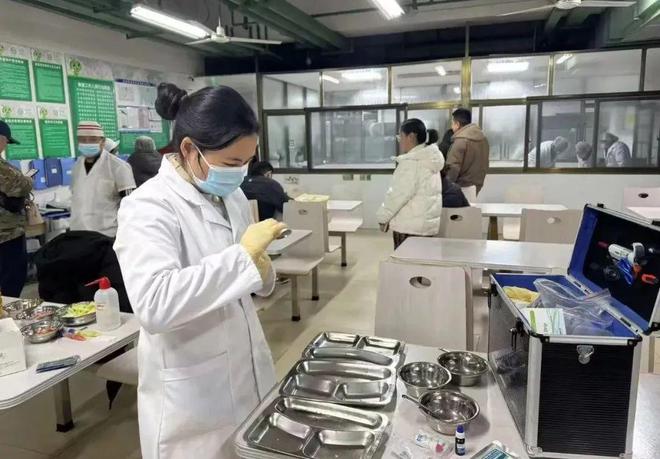 贵阳市场监管：强化校园食品安全“一件事”全链条专项整治全力以赴守护师生“舌尖上的安全”(图3)