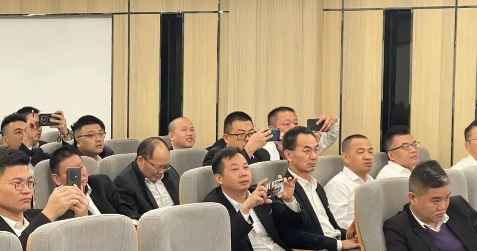 KMY卡米亚国际轻奢瓷砖2025年1月员工内训营顺利开启(图3)