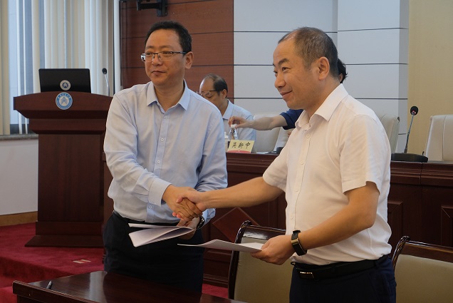 球速体育网站：中铁十一局集团重庆交通大学校企合作签约仪式暨“杨连第登高人才（国际）班”开班典礼顺利举行(图3)