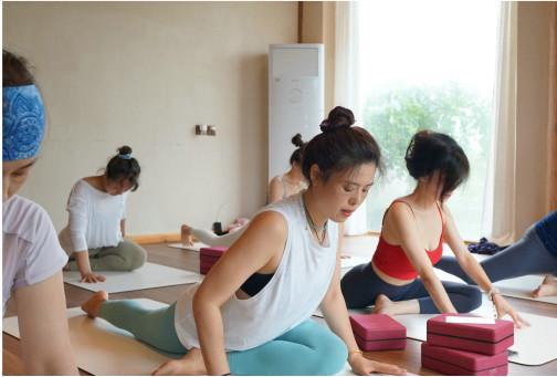 球速体育：首届中国身心健康与疗愈⁺大会：简橙教育平台引领银龄群体科学养生新趋势(图7)