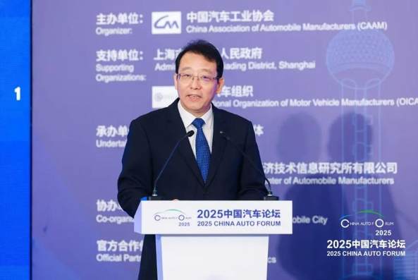 球速体育：提质向未来2025中国汽车论坛在上海嘉定圆满落幕(图15)