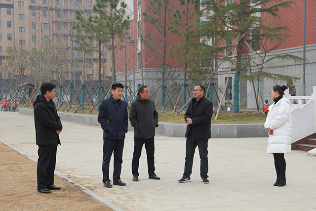 柘汪小学：柘汪镇镇长张来涛到南京路校区调研教育工作(图2)