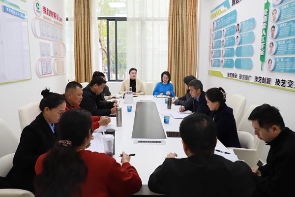 球速体育Welcome：广西贵港烟草：“三维赋能”锻造高素质人才梯队(图3)