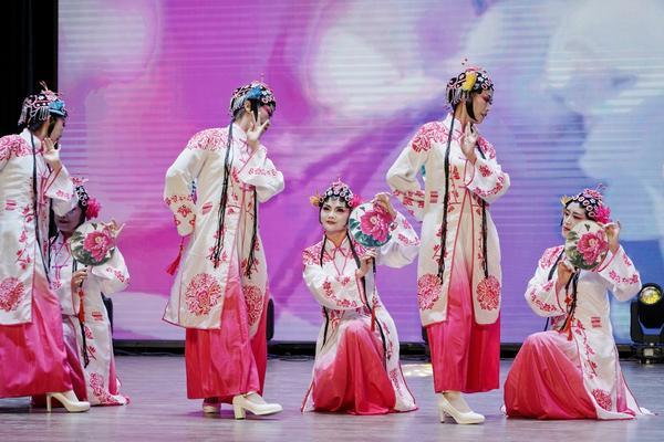 打造“老年友好型”银行兴业银行九家机构获全国“敬老文明号”称号(图2)