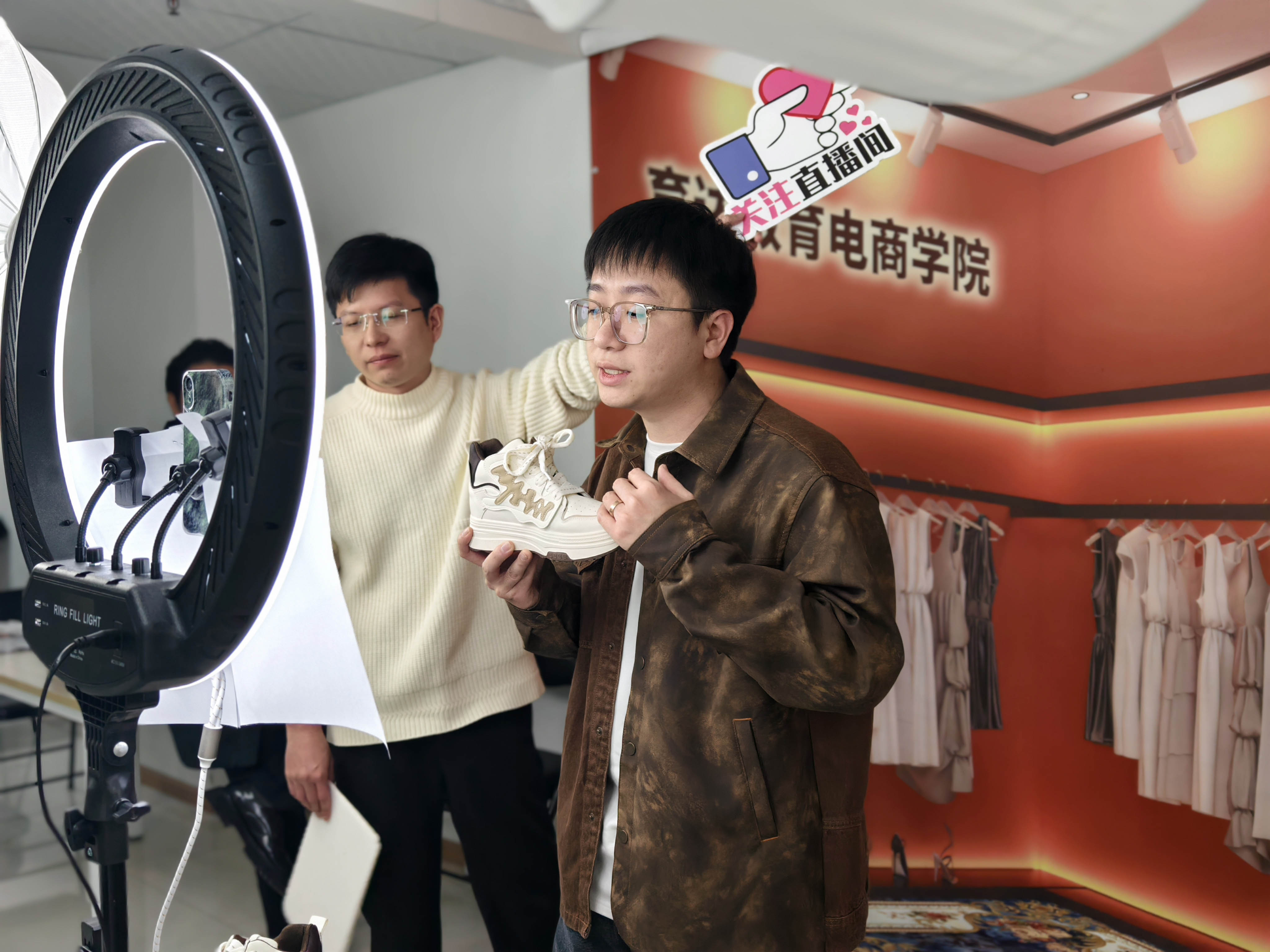 球速体育：2025主播培训公司：高性价比机构甄选(图2)