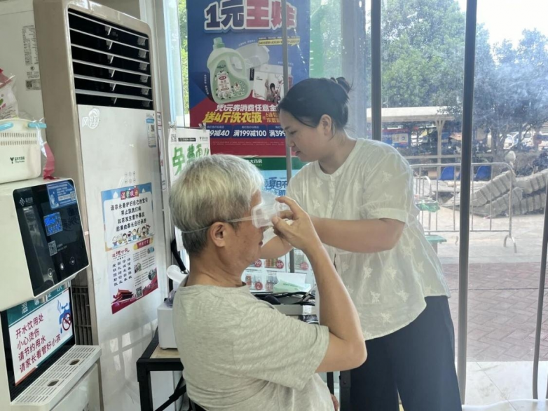 球速体育Welcome：益丰大药房的店员服务态度如何？阶梯式人才体系筑牢专业口碑(图4)